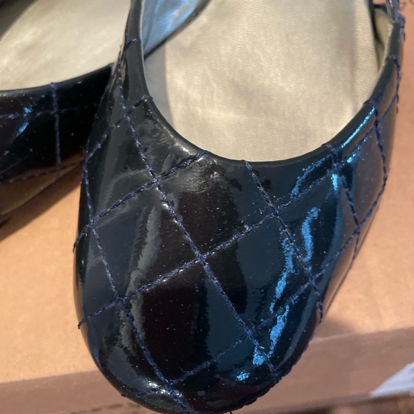 Talbots Glam Quilted Sling Flats Size8.5 Navy Patent Minimalist Preppy Romantic - Picture 3 of 7